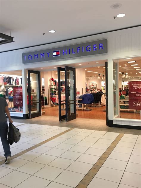 tommy hilfiger burnaby